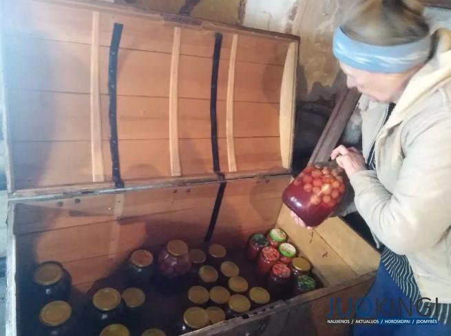 Что в холодильнике у обычной костромской пенсионерки из деревни: сфотографировала втихаря