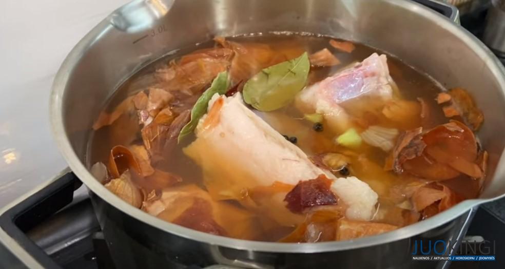 Сало в луке, вкуснее чем мясо. По старинному рецепту