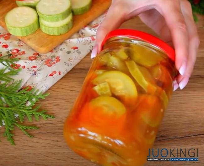 Рецепт лёгкого, сочного и вкусного салата. Салат из кабачков: зимой открываем и наслаждаемся вкусом