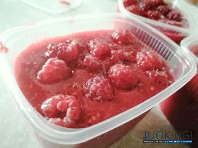 Мой способ заготовки ягод: без варки, без банок и сахара! Вкуснее любого варенья