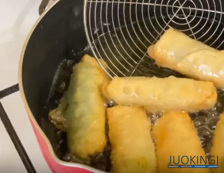 Мука, вода, зелень. Еще один вкусный рецепт из обычных продуктов