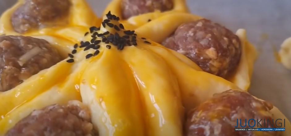 Не просто сделано, а с душой. Булочки с мясной начинкой на праздничный стол