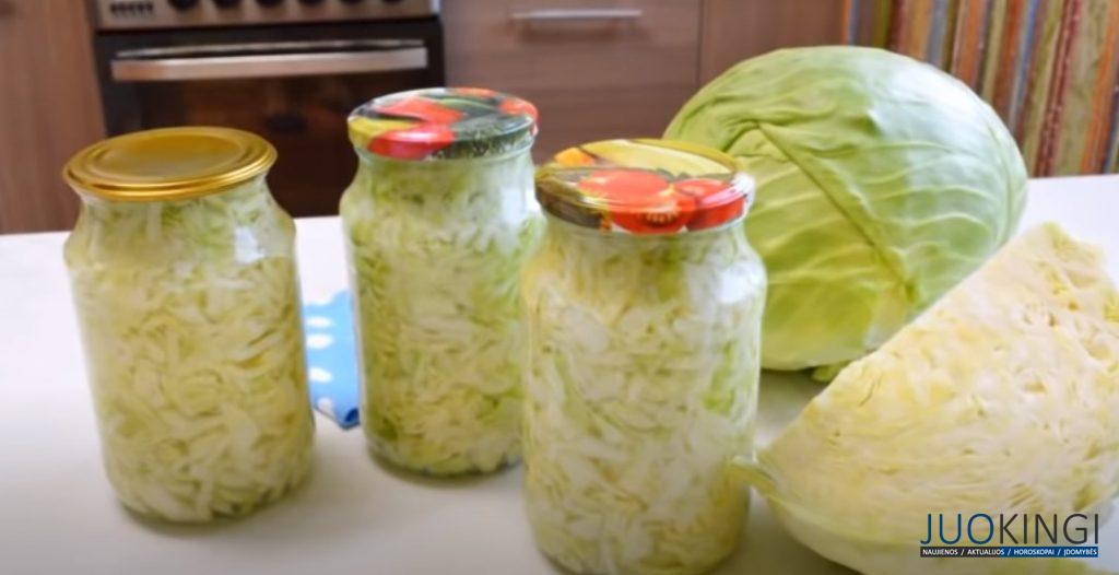 Такая заготовка из молодой капусты выручит зимой! Вкусный вариант заготовки ранней капусты на зим