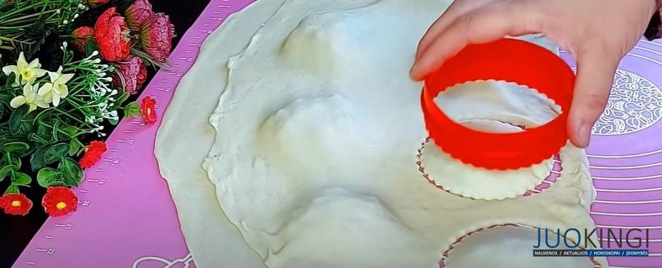 Вкуснее, чем беляши и чебуреки. Добавьте 2 ст.л сметаны в тесто: просто восторг