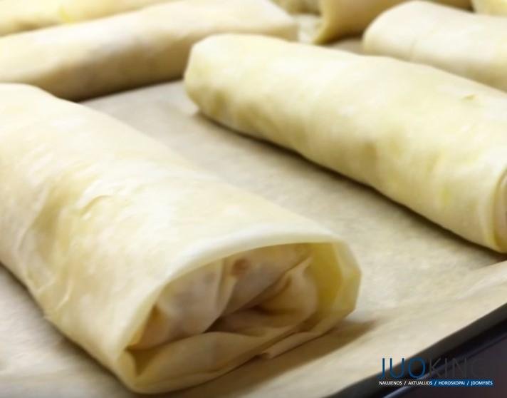Вкусно и никакой возни с тестом. Трубочки с нежной начинкой из куриного мяса