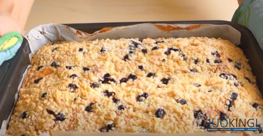 Пышный и ароматный десерт для семьи. Пирог с ягодами: намного вкуснее торта