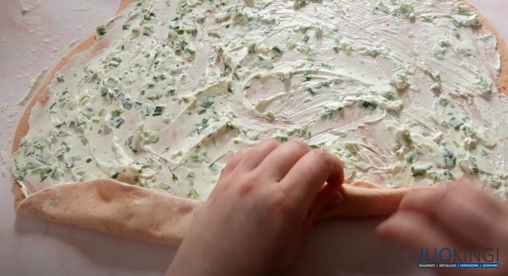 Смешайте помидоры с мукой и получите ароматный закусочный хлеб.  Рецепт из муки и помидоров (Гарнир не обязателен)