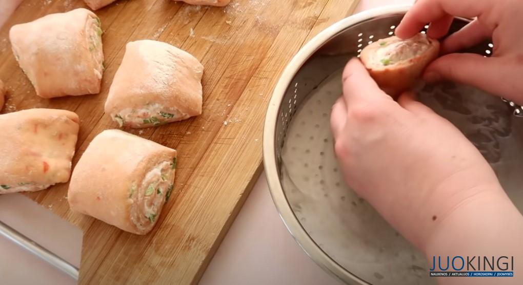 Смешайте помидоры с мукой и получите ароматный закусочный хлеб.  Рецепт из муки и помидоров (Гарнир не обязателен)