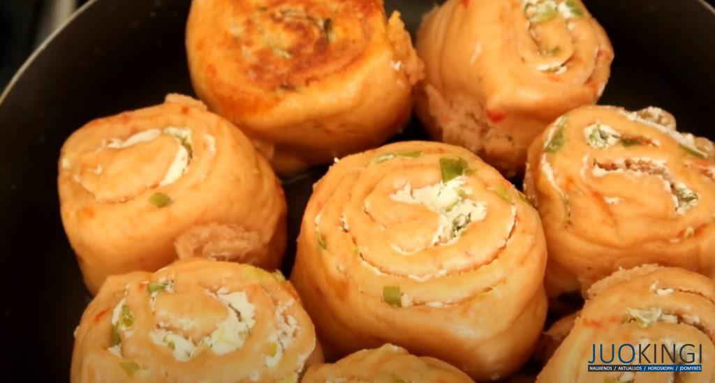 Смешайте помидоры с мукой и получите ароматный закусочный хлеб.  Рецепт из муки и помидоров (Гарнир не обязателен)