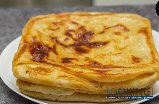 Только мука и кипяток: часто готовлю слоеные лепешки вместо хлеба (рецепт дала знакомая из Узбекистана)