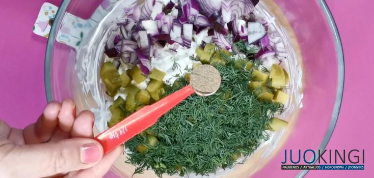 Готовлю такую закуску с селедкой и сметаной на любой праздник (делюсь рецептом)