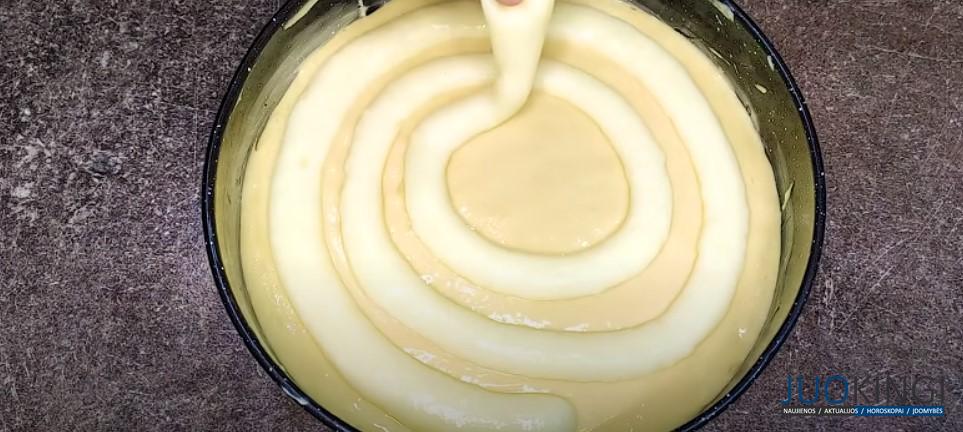Вместо шарлотки – вся семья подсела на эту вкусняшку. Бесподобный яблочный пирог, который тает во рту