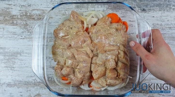 Просто делаю надрез на куриной грудке и получается очень сочно и вкусно!