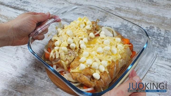 Просто делаю надрез на куриной грудке и получается очень сочно и вкусно!