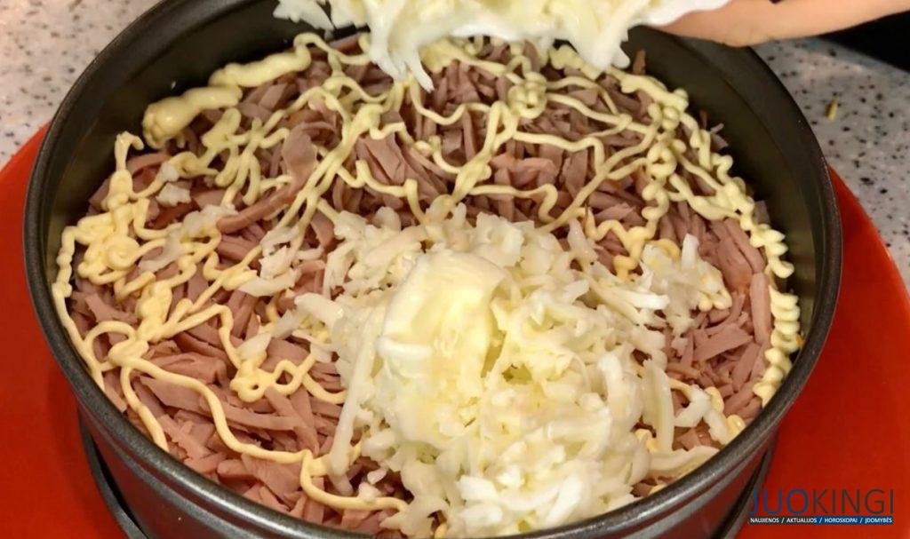 Очень красивый и вкусный салат «Карнавальная ночь»