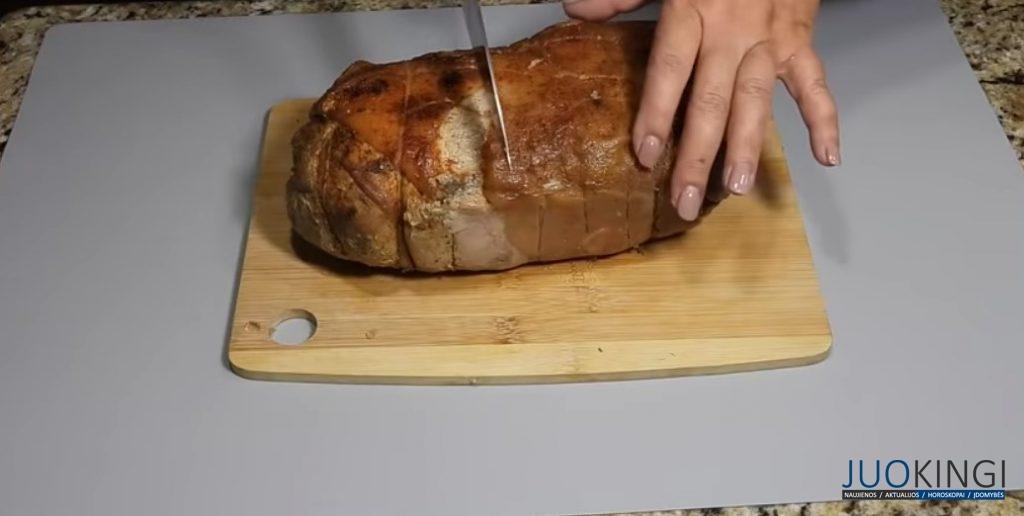 Мясо в духовке пальчики оближешь. Вкуснятина вместо любой колбасы