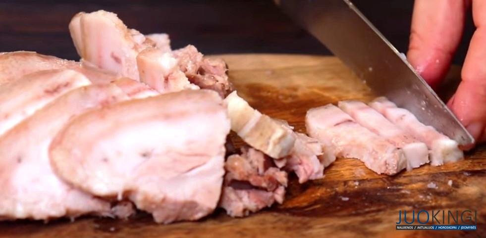 Кладу мясо в банку и получаю вкуснейшую закуску. Так готовлю сало, грудинку или мясо