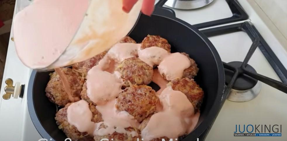 Беру фарш, 3 картофеля и 1 лук и готовлю вкусный ужин. Картофельно-мясные шарики в соусе