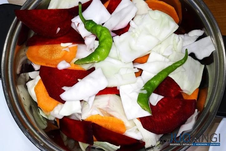 Маринуем вкуснейшую капусту круглый год, даже не шинкуем! Нарезаю ломтиками и заливаю кипятком
