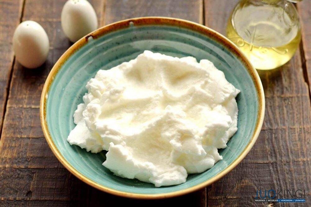 Просто залейте яйцами куриную грудку. Быстро, вкусно и очень нежно