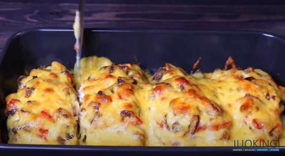 Такое мясо можно подать на Старый Новый год. Готовлю сразу мясо и гарнир