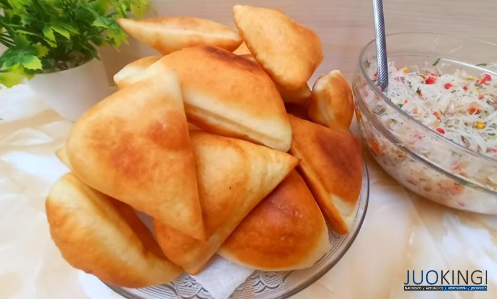Настолько хорошо, что на столе ничего не осталось. Рецепт пикантных пончиков