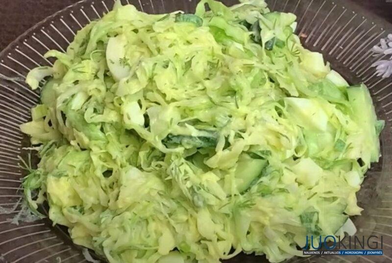 Хрустящий, сочный и вкусный! Летний салат из капусты: простой рецепт на скорую руку